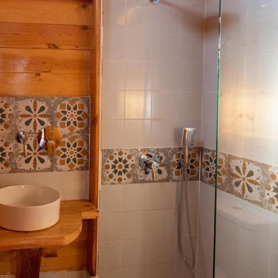 Northern Lake Lodge Izbat Ilyas エクステリア 写真